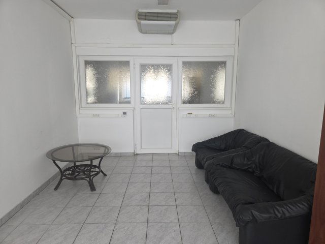 Kiadó iroda, Szegeden 36 E Ft / hó, 1 szobás