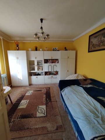 Eladó családi ház, Szolnokon 24.5 M Ft, 2 szobás