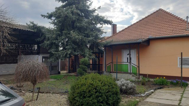 Eladó családi ház, Derecskén 37.8 M Ft, 3 szobás