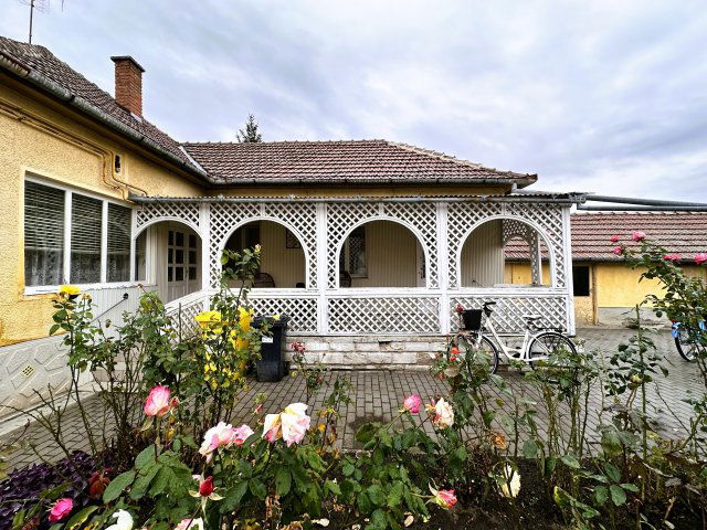 Eladó családi ház, Sarkadon 16 M Ft, 3 szobás