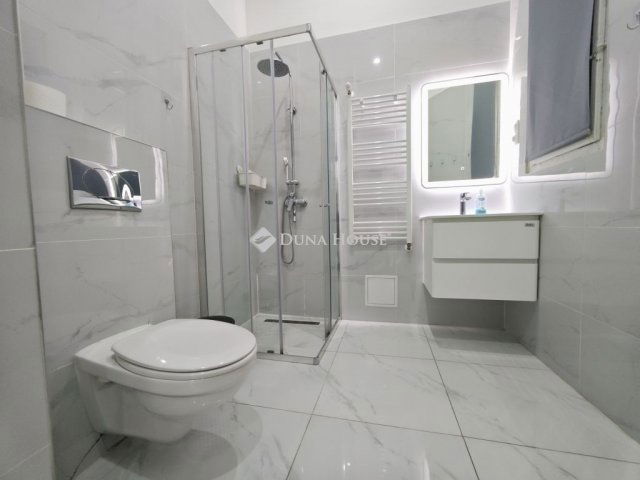 Eladó téglalakás, Budapesten, VII. kerületben 103.9 M Ft