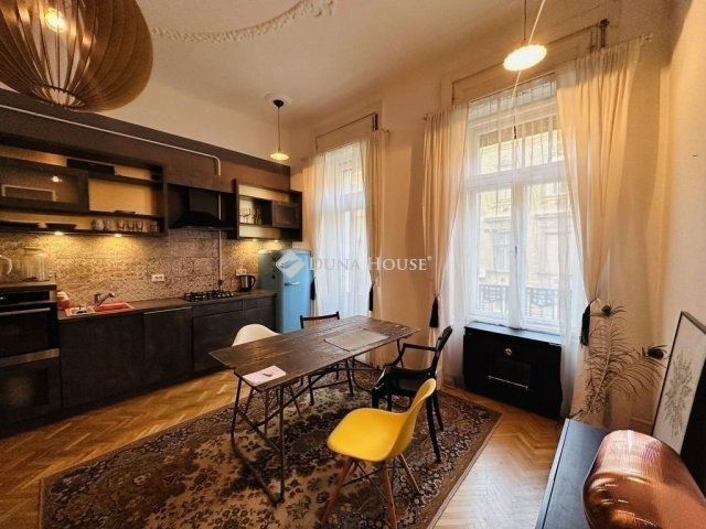 Eladó téglalakás, Budapesten, VIII. kerületben 95 M Ft, 3 szobás