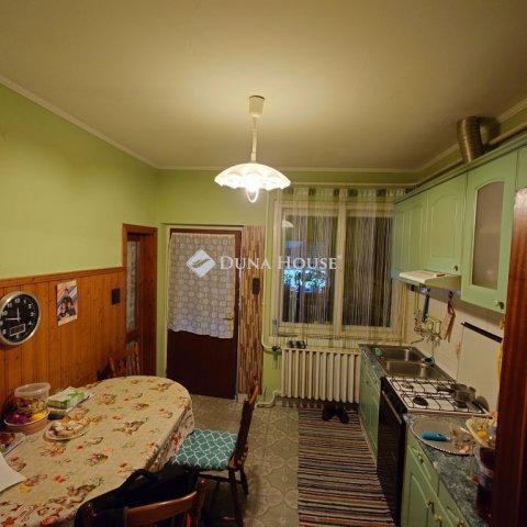 Eladó családi ház, Pilisen 89.5 M Ft, 4 szobás