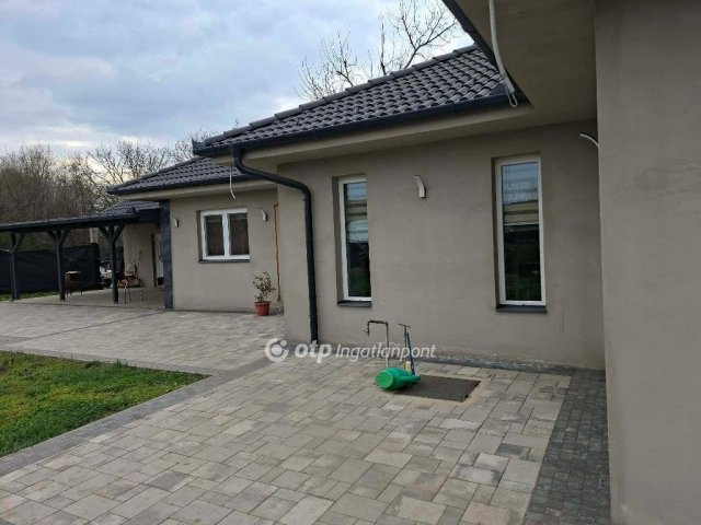 Eladó családi ház, Derecskén 89.9 M Ft, 3 szobás