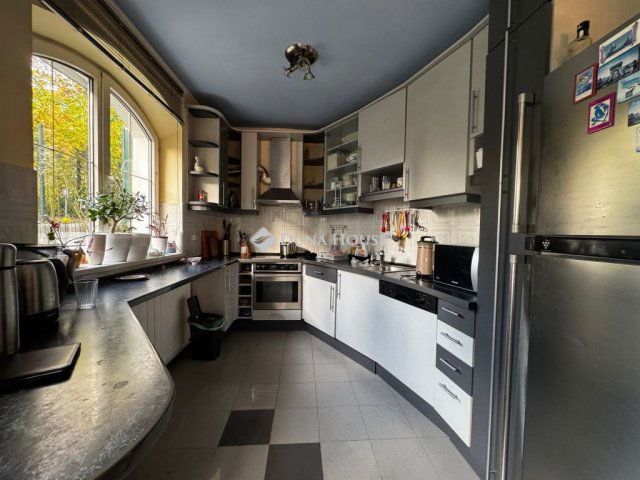 Kiadó ikerház, albérlet, Budapesten, III. kerületben, 5 szobás