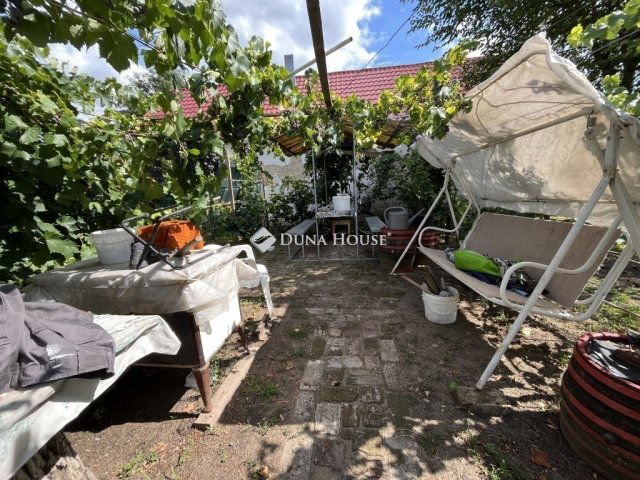 Eladó családi ház, Cecén 23.5 M Ft, 3 szobás