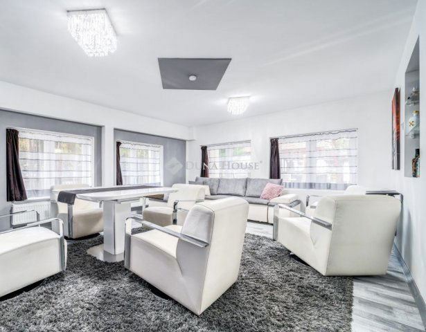 Eladó családi ház, Pomázon 220 M Ft, 8 szobás
