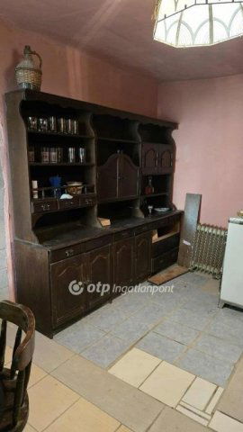 Eladó családi ház, Nicken 17 M Ft, 4 szobás