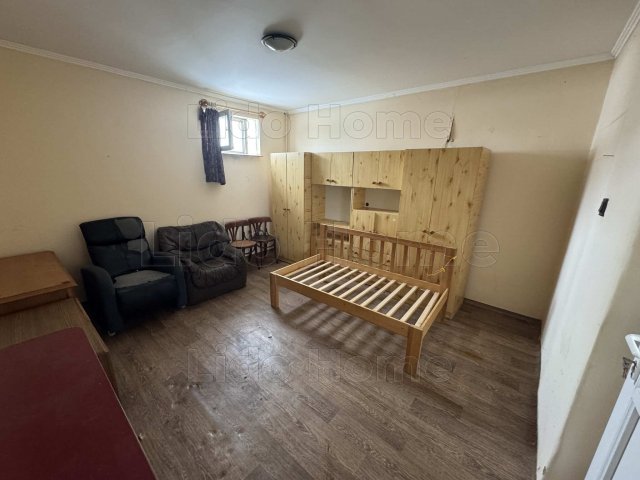 Eladó családi ház, Molnárin 15.7 M Ft, 4+1 szobás