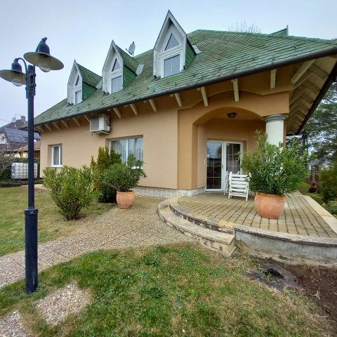 Eladó családi ház, Balatonkeresztúron 149 M Ft, 4 szobás