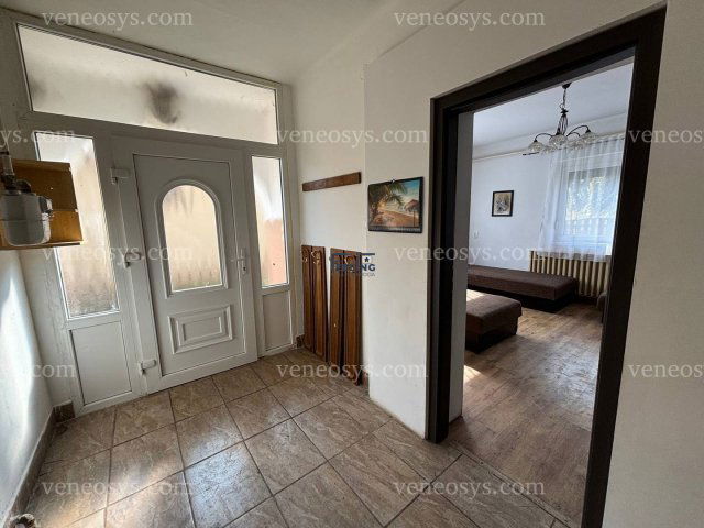 Kiadó családi ház, albérlet, Komáromban 900 E Ft / hó