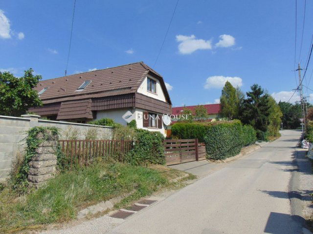 Eladó családi ház, Pécsett, Donátusi úton 84.9 M Ft, 4 szobás