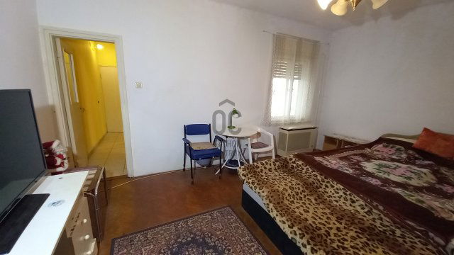 Eladó téglalakás, Szekszárdon 10.5 M Ft, 2 szobás