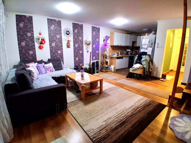 Eladó sorház, Mosonmagyaróváron 80 M Ft, 4 szobás