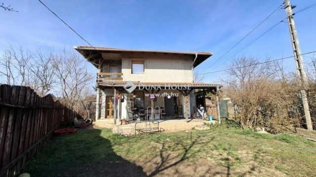 Eladó családi ház, Felsőpakonyban 89.9 M Ft, 9 szobás