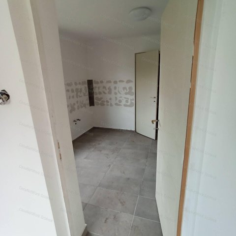 Eladó családi ház, Újszászon 18 M Ft, 1 szobás
