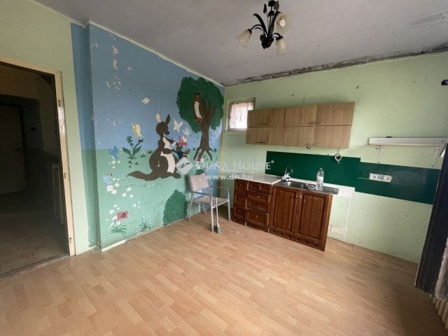 Eladó családi ház, Esztergomban 65 M Ft, 4 szobás