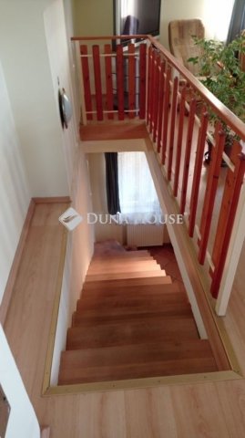 Eladó családi ház, Budapesten, XVI. kerületben 210 M Ft