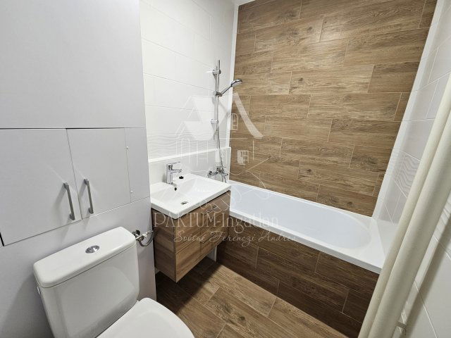 Eladó panellakás, Szolnokon 32.5 M Ft, 1+1 szobás