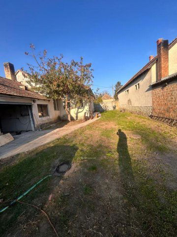 Eladó családi ház, Pápateszéren 22 M Ft, 3 szobás