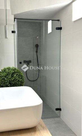 Eladó téglalakás, Budapesten, XIV. kerületben 130.5 M Ft