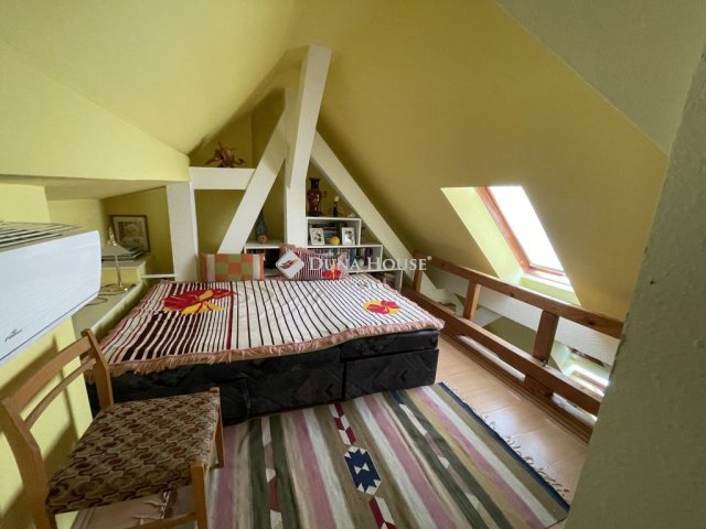 Eladó téglalakás, Budapesten, VI. kerületben 64.9 M Ft, 1 szobás