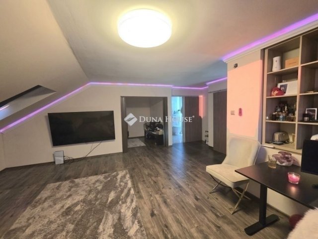 Eladó családi ház, Gyömrőn 120 M Ft, 7 szobás