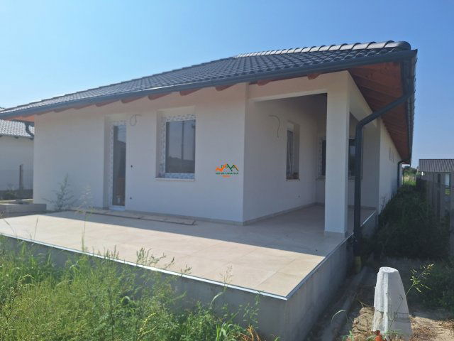 Eladó ikerház, Szigetcsépen 88.9 M Ft, 5 szobás