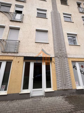 Eladó üzlethelyiség, Gyulán 18 M Ft, 1 szobás