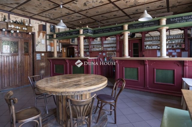 Eladó üzlethelyiség, Pilisszentivánon 140 M Ft