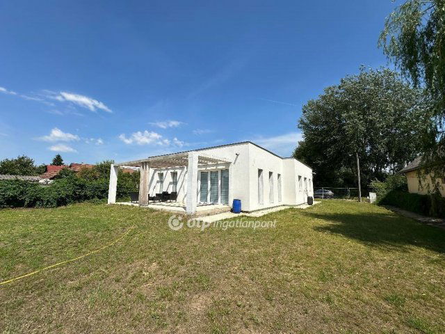Eladó családi ház, Nyíregyházán 85 M Ft, 1+2 szobás