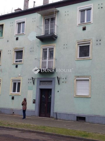 Eladó téglalakás, Baján, Bácska téren 28.9 M Ft, 1+1 szobás