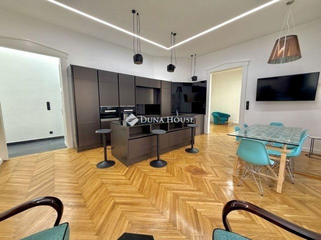 Eladó téglalakás, Budapesten, II. kerületben 250 M Ft, 4 szobás