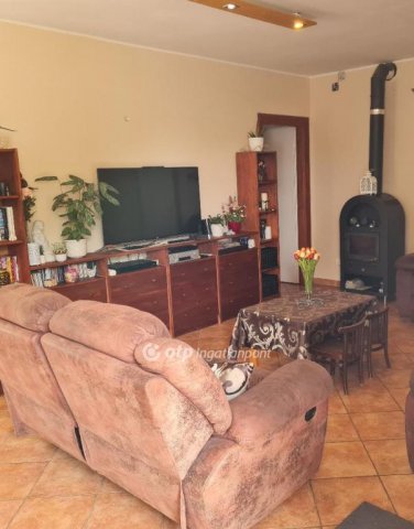 Eladó családi ház, Veszprémben 149.9 M Ft, 8+2 szobás