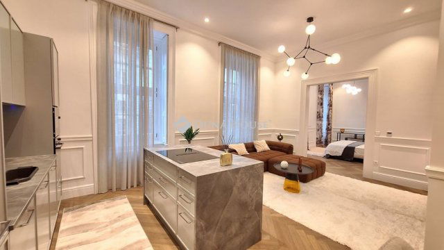 Kiadó téglalakás, albérlet, V. kerületben, Nádor utcában