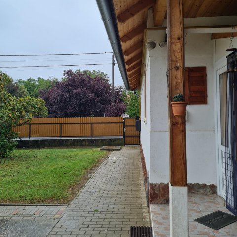 Eladó családi ház, Kaposújlakon 94 M Ft, 5 szobás