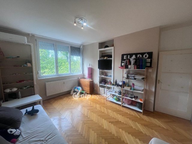 Eladó téglalakás, Szegeden 45.9 M Ft, 2 szobás