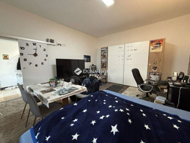 Eladó téglalakás, Sárváron 43 M Ft, 1 szobás