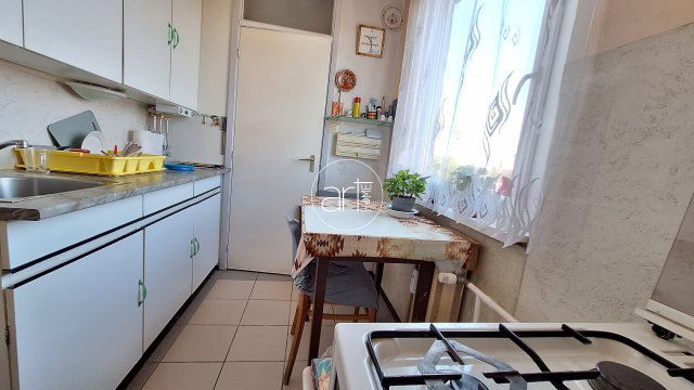 Eladó panellakás, Hódmezővásárhelyen, Bajcsy-Zsilinszky utcában