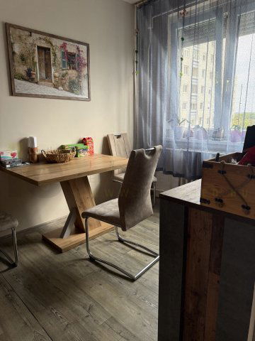 Eladó panellakás, Szegeden 52.9 M Ft, 2+1 szobás