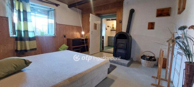 Eladó ikerház, Velencén 36.9 M Ft, 1 szobás