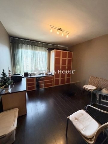 Eladó panellakás, Pécsett 54.9 M Ft, 3 szobás