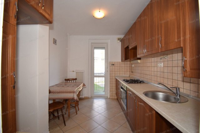 Kiadó téglalakás, albérlet, Győrött 215 E Ft / hó, 2+1 szobás