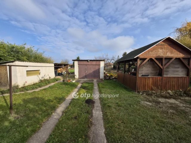 Eladó családi ház, Pusztaszabolcson 66 M Ft, 3 szobás