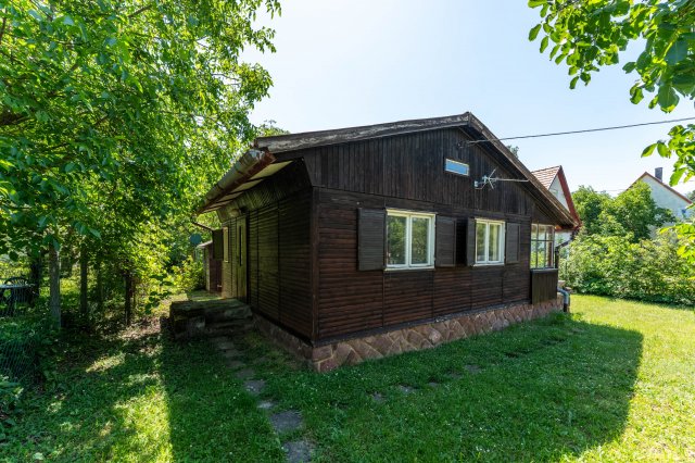 Eladó nyaraló, Révfülöpön, Hársfa utcában 39.99 M Ft