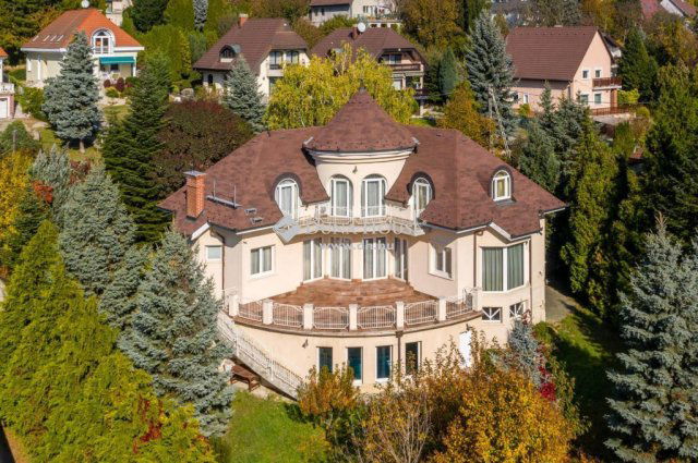 Eladó családi ház, Budapesten, II. kerületben 383.8 M Ft