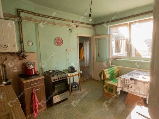 Eladó családi ház, Csörnyeföldön 36 M Ft, 4 szobás