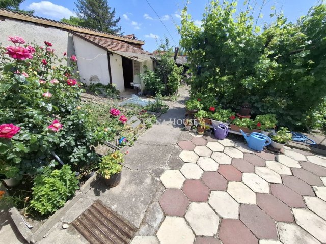 Eladó családi ház, Kiskunfélegyházán 12.5 M Ft, 3 szobás