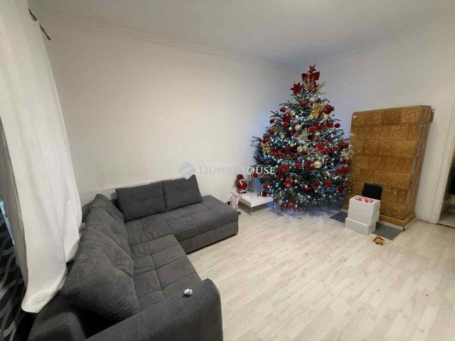 Eladó téglalakás, Mosonmagyaróváron 31.9 M Ft, 2 szobás