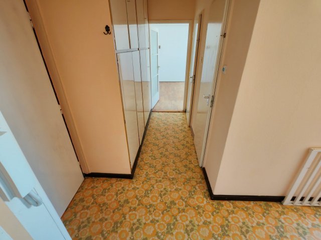 Eladó panellakás, Tatabányán 35.9 M Ft, 2 szobás